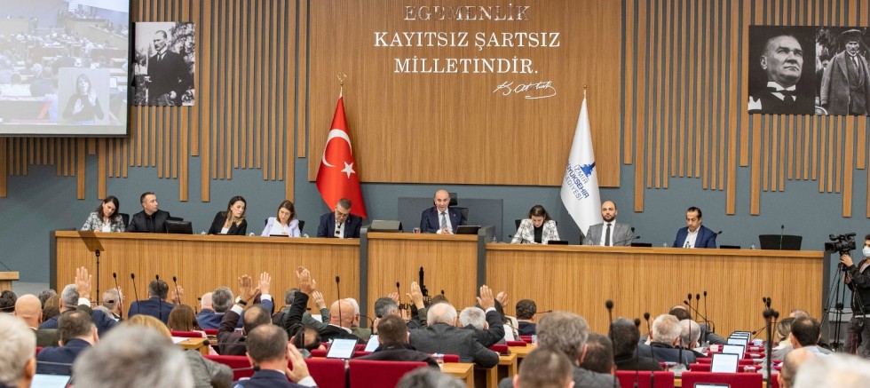 İzmir Büyükşehir Belediyesi’nin 25 milyar 900 milyon TL’lik 2023 bütçesi onaylandı