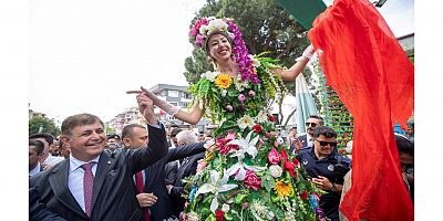 İzmir’in geleneksel festivaliyle Bayındır’da yine çiçekler açtı 